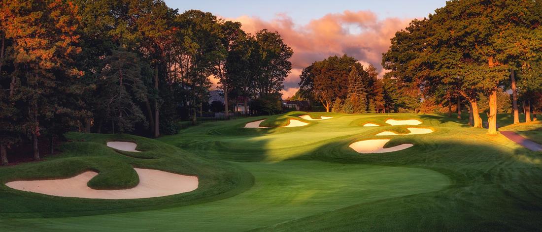 <b>Hole 4 | Par 5 | 474 yards</b><br />
The 4th hole was once a par four, but was extended to the current location by Robbie Robinson for the 1968 Canadian Open. After a tough opening set, this hole represents a clear opportunity to try and get a stroke or two back by playing aggressive and reaching the elevated green in two.