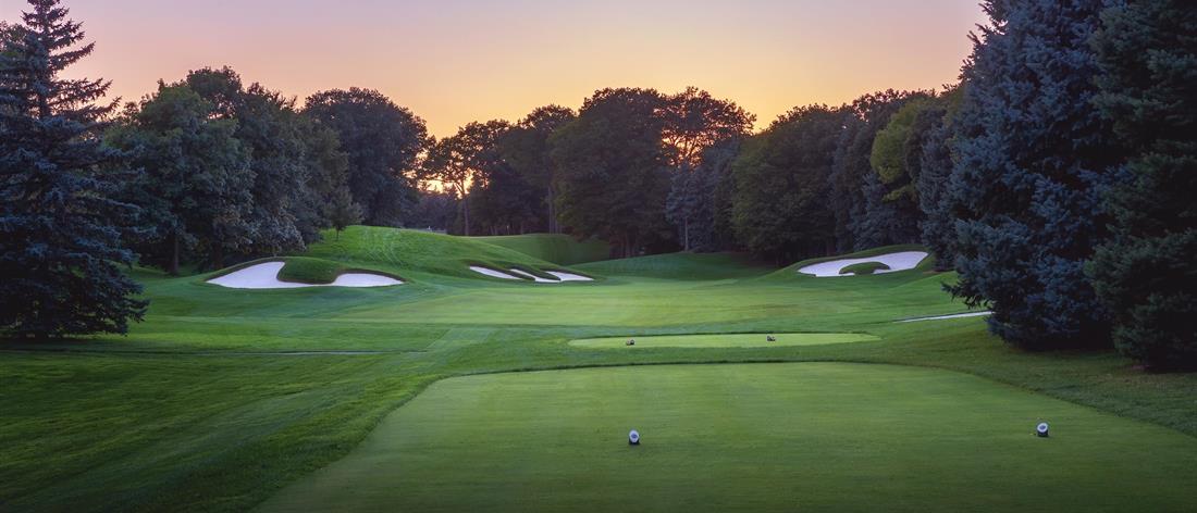 <b>Hole 15   |   Par 5   |   560 yards</b><br /> 
Tom Doak said the long 15th, with its green site set atop a hill added by architect Robbie Robinson prior to the 1968 Canadian Open, is the most memorable and intimidating of the entire eighteen.
