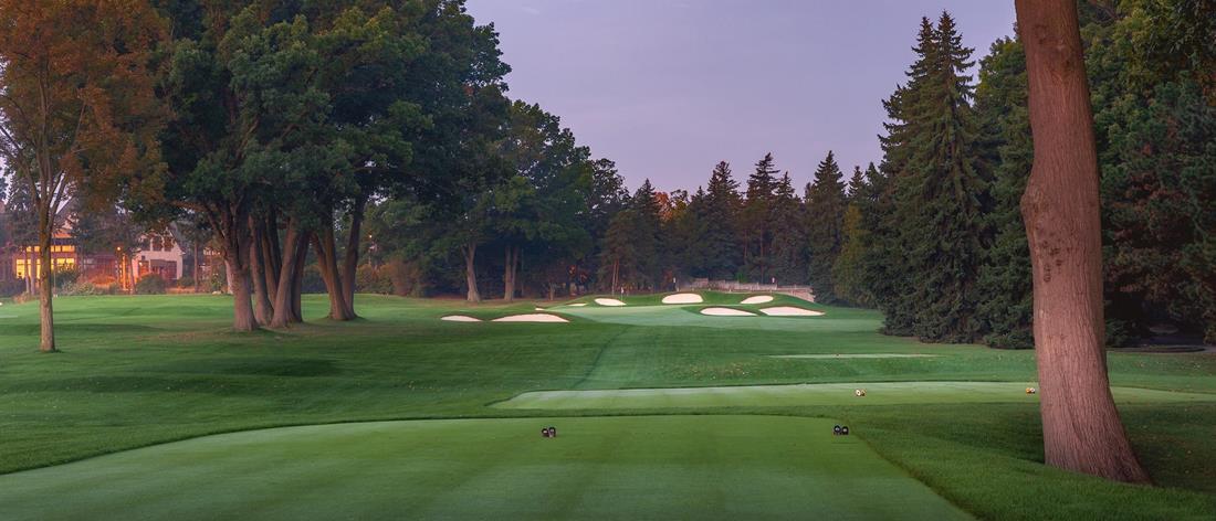 <b>Hole 16   |   Par 3   |   204 yards</b><br /> 
If the hole wasn’t hard enough already, Stanley Thompson came back and added the rear bunkers to make sure every miss was objectionable. This is clearly the most difficult of all the par threes because it’s deceivingly uphill to one of the smallest greens featuring a massive false front.